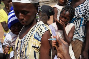 vaccine-africa-women-002